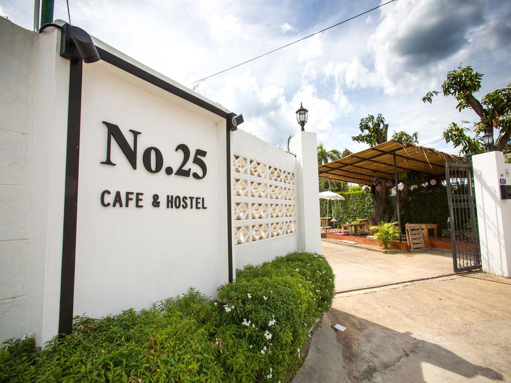 No.25 Cafe&Hostel Kanchanaburi Buitenkant foto
